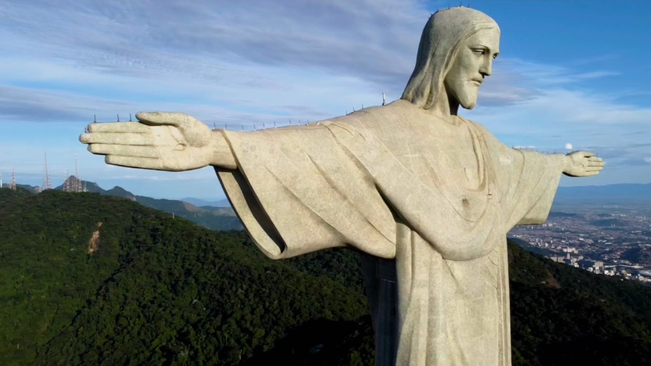 Tượng Chúa Kitô Cứu Thế và  “Phép lạ tinh thần”  của Brazil